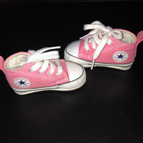 Pink converse 💕 - Picture 3 of 4